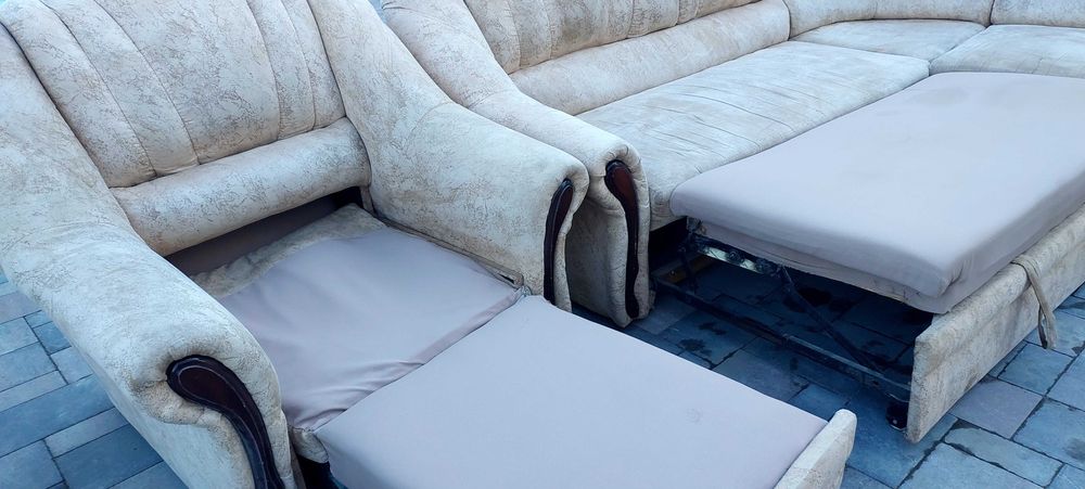 Кутовий диван з кріслом