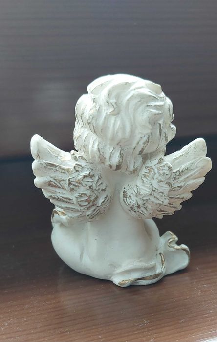 Вінтажна фігурка янголятка (путто) з resin | Колір слонова кістка