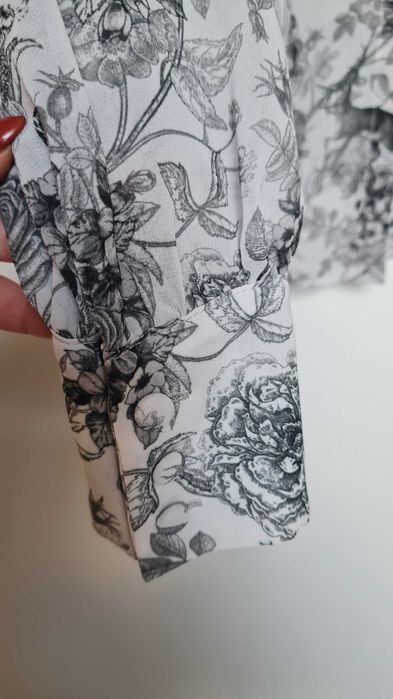 Wzorzysta bluzka z falbanką Mohito XS( z metki XXS)