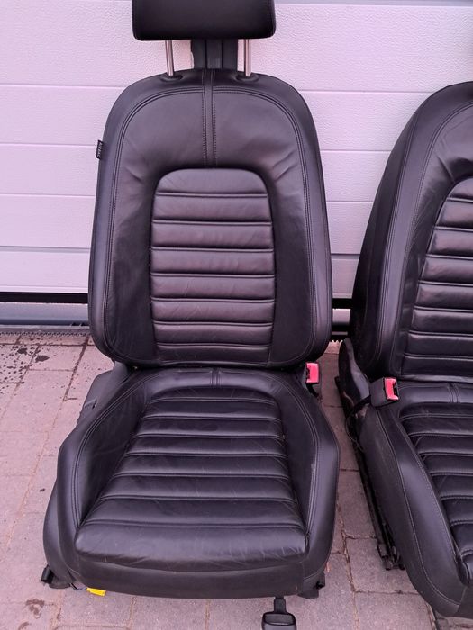 Fotele skora skorzane wnetrze kompletne boczki tunel passat b6 kombi