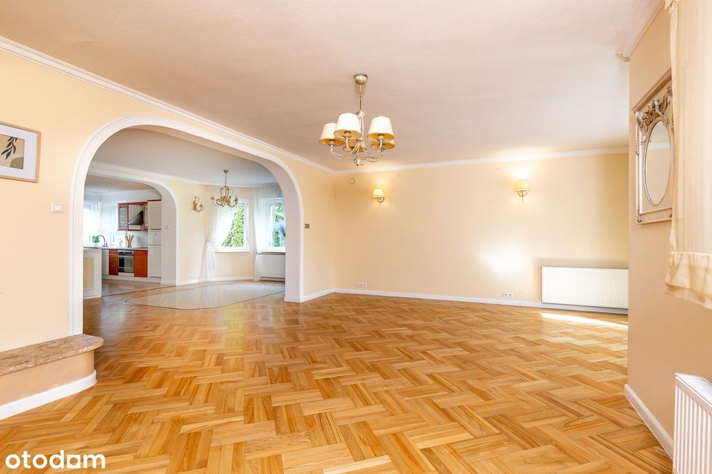 Dom z piękna werandą | Redykajny