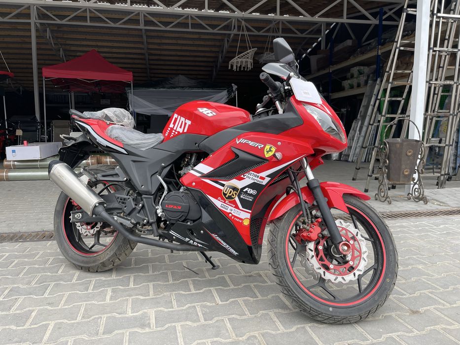 Viper V250-F2 — сучасний спортивний мотоцикл із потужним двигуном та стильним дизайном