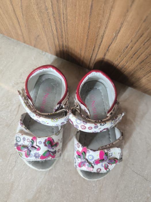 Sandałki 22 dla dziewczynki