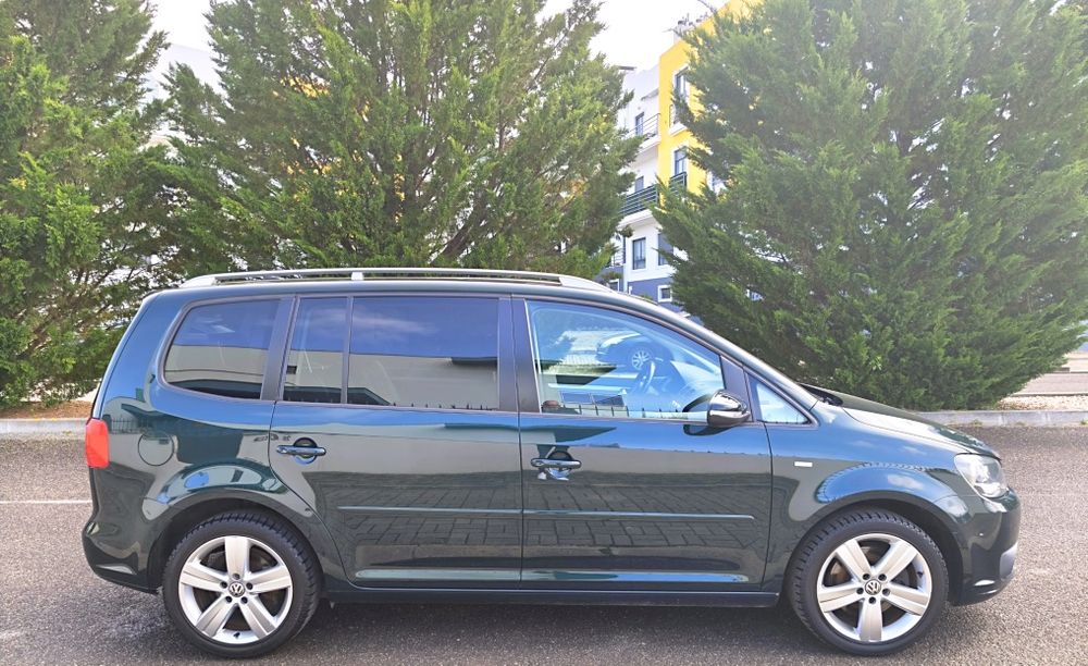 Vw Touran 2.0 TDI 140cv BlueMotion – 7 Lugares – Teto Panorâmico – Com