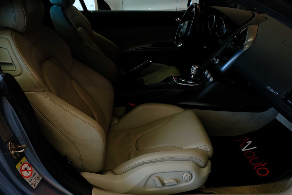 Audi R8 2007 сіра