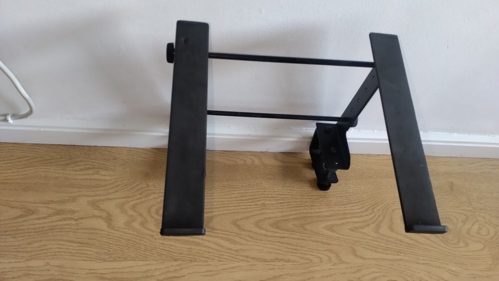 Laptop stand  de mesa