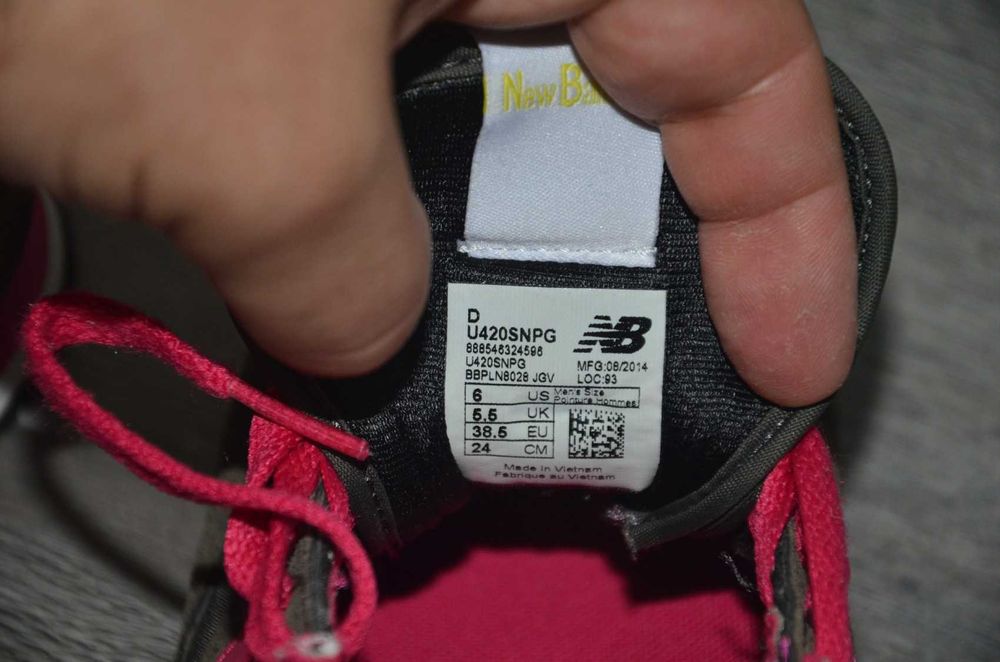 Продам кросівки замша Фірма New Balance 420.