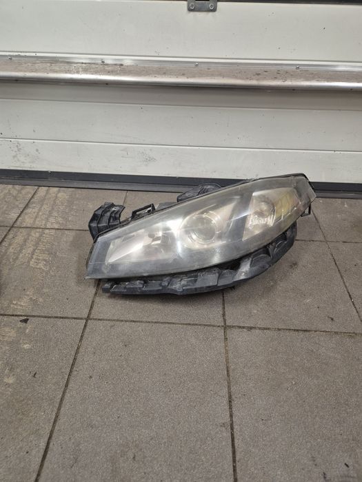 Lampa xsenon Laguna 2 lift