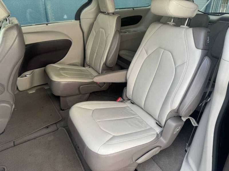 2017 Chrysler Pacifica Touring Plus