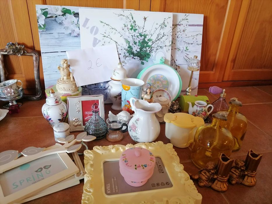 Diversos artigos de decoração e outros CADA 1€ e 2€