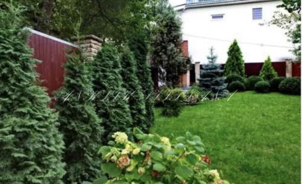 Здам будинок Центр Голосіїво метро Голосіївська та Деміївська