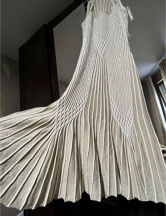 Шикарна сукня від Roberto Cavalli