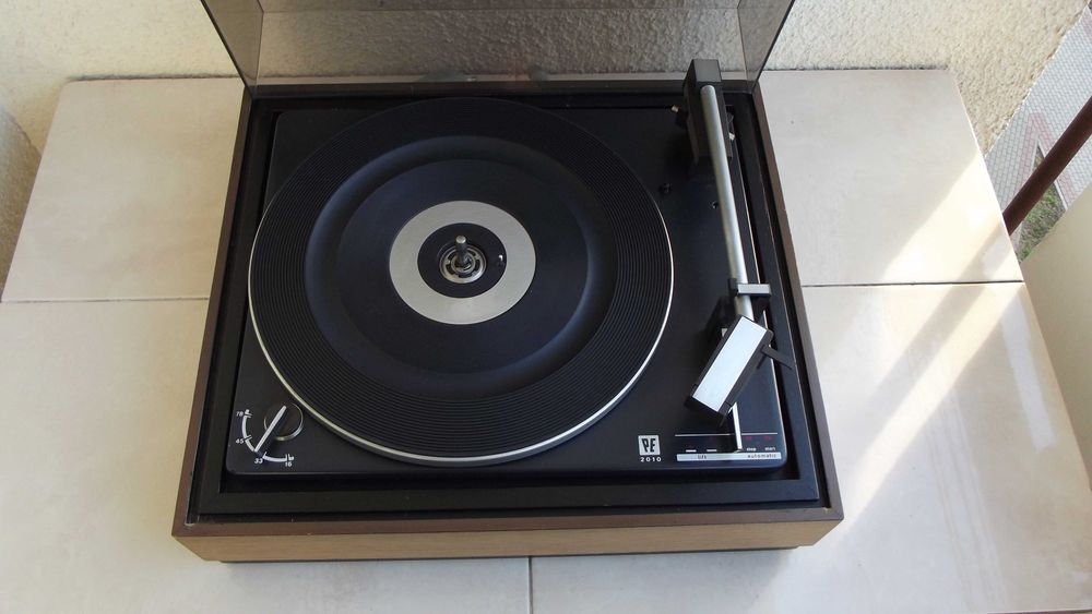 Gramofon PE 2010 Made in Germany