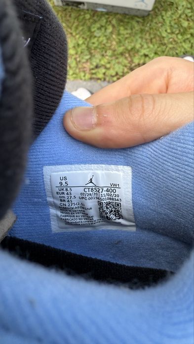 Buty Nike Jordan 4 Retro University