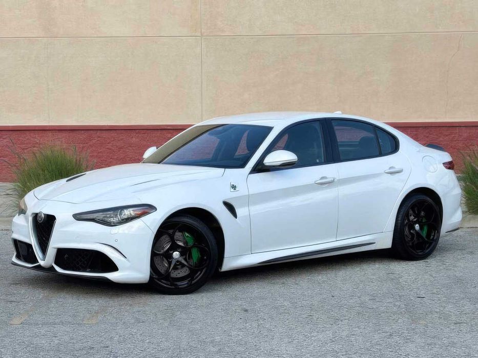 Alfa Romeo Giulia      2018