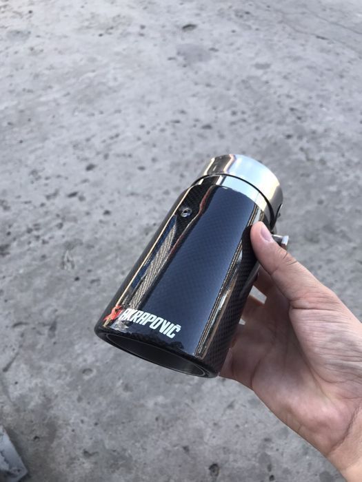 Насадки глушителя Akrapovic Выхлопная Акрапович Audi BMW карбон глянец