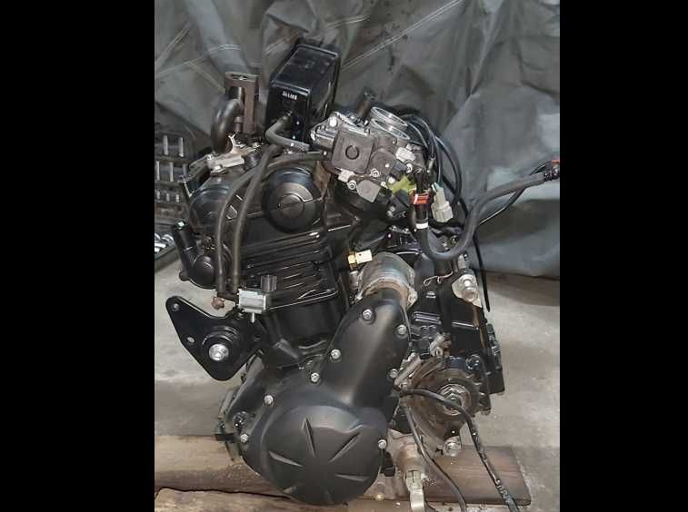 Silnik Versys 650 stan  idealny 2022r  kawasaki Nowy MODEL