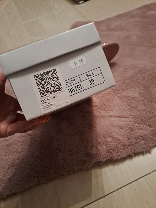 Klapki transparentne na obcasie rozm 39