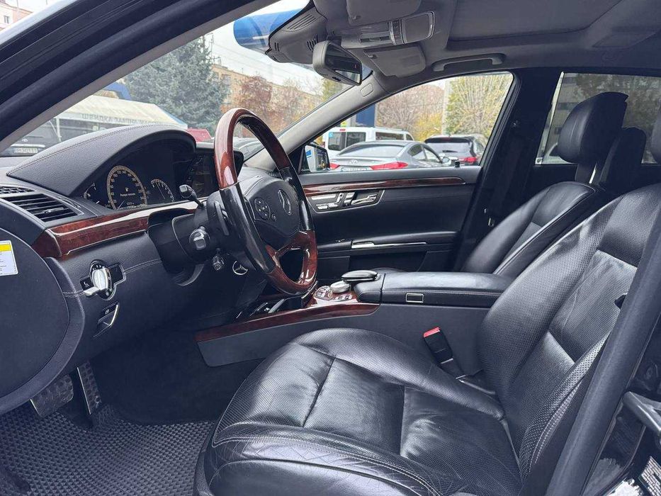 Mercedes-Benz S-Class 2012