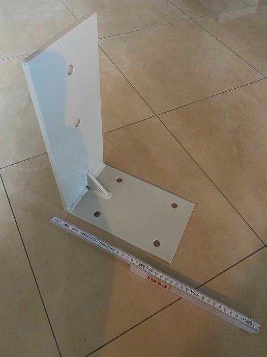 Uchwyty stalowe do montażu słupów drewnianych altany ogrodowej