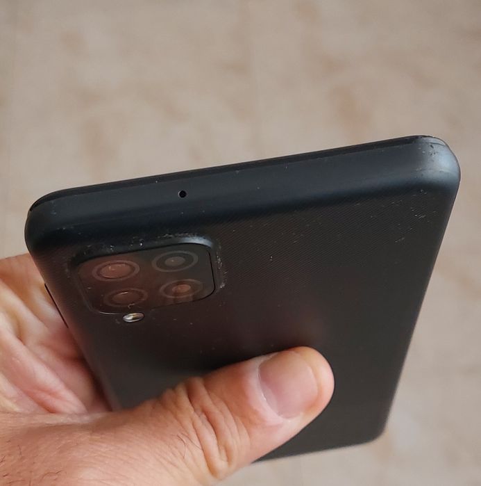 Samsung Galaxy A12 de cor preto