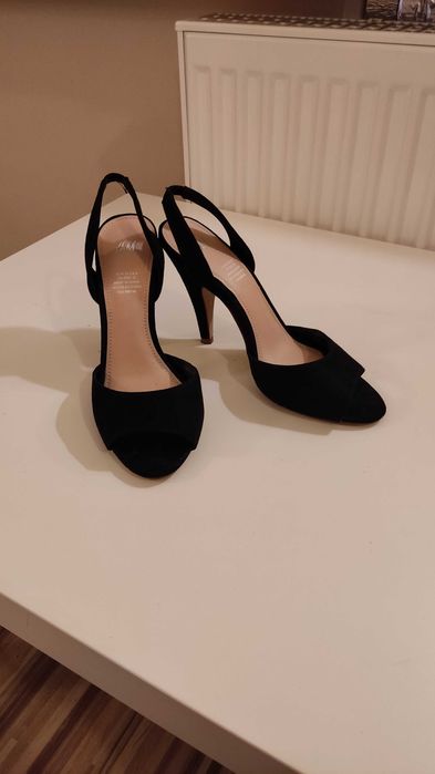 Czarne sandałki h&m na obcasie r.37