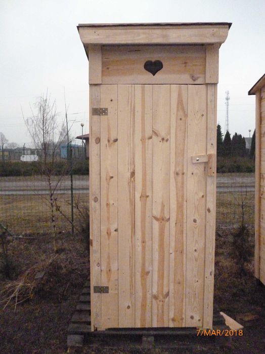 WC ogrodowe, toaleta drewniania