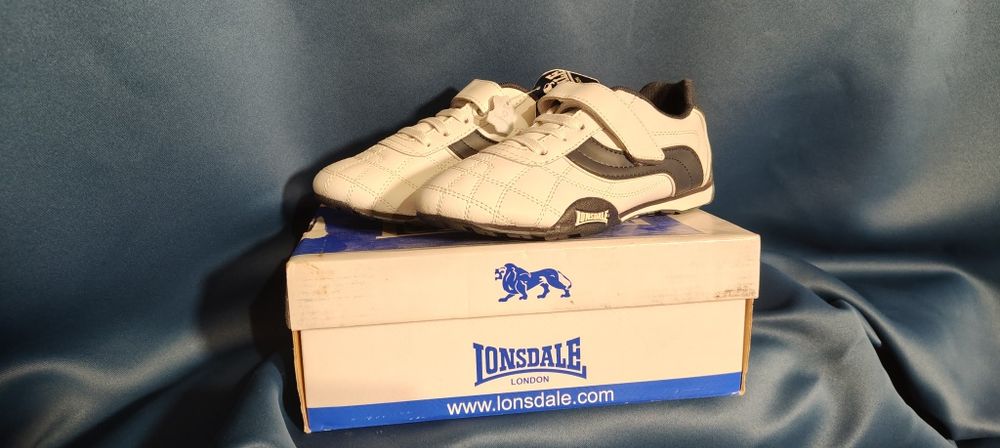 Nowe buty 32 "Lonsdale"