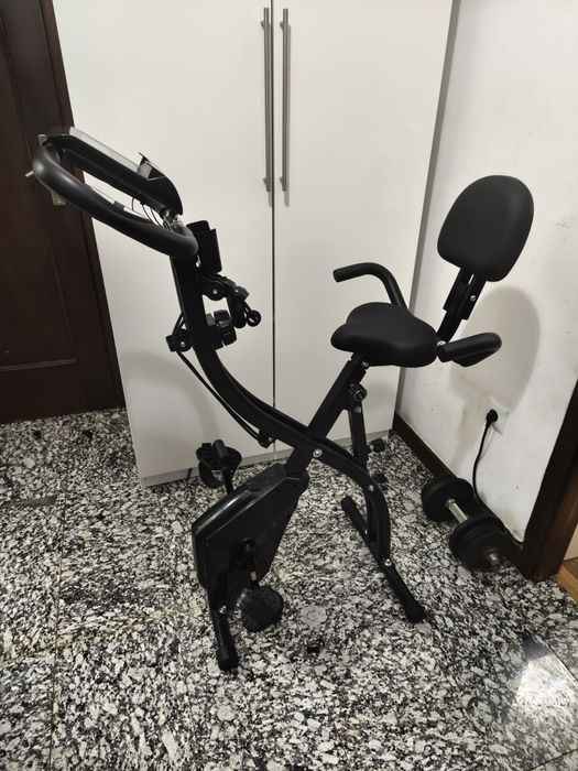 Bicicleta estática como nova