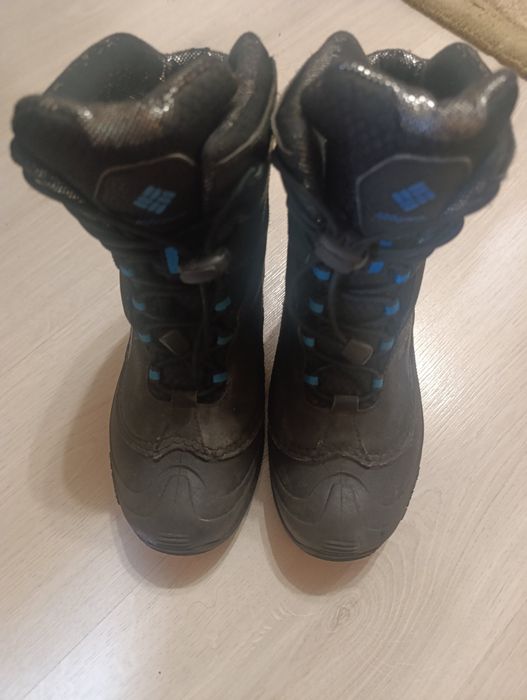 Продам чоботи Columbia