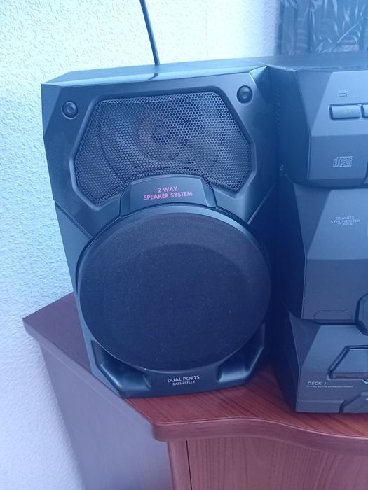 Wieża Panasonic z kolumnami