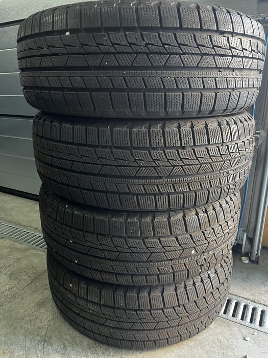 Opony 215/55R17 Firemax
