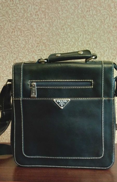 Чоловіча сумка через плече Prada. 26×26×7