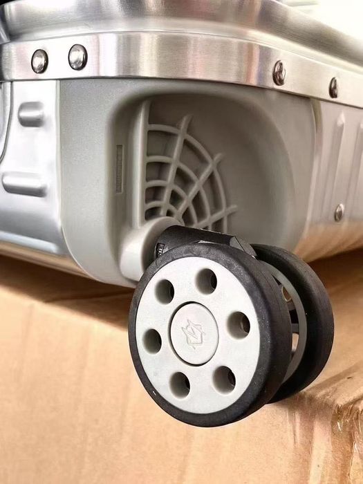 Rimowa Cabin size luggae