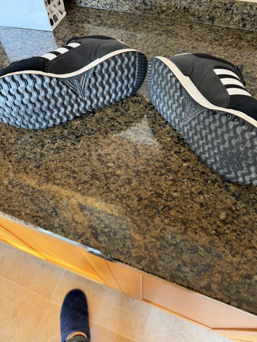 Sapatilha adidas ZX 700 HD