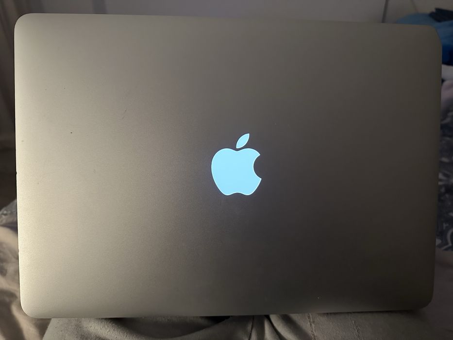 Macbook air 13’ 2015 8Gb 128gb ssd
