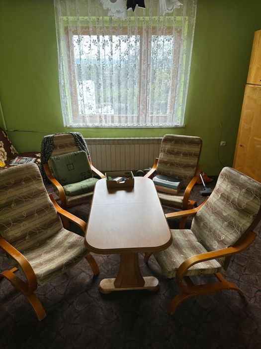 Stół oraz 4 fotele