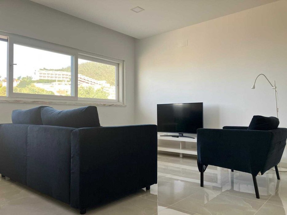 Apartamento T1 Novo com Garagem - Para férias em Sesimbra