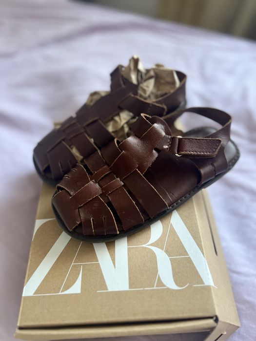 Босоніжки дитячі Zara шкіряні 27 розмір