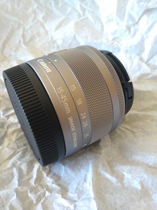 Canon EF-M 15-45mm f/3.5-6.3 IS STM - Nova