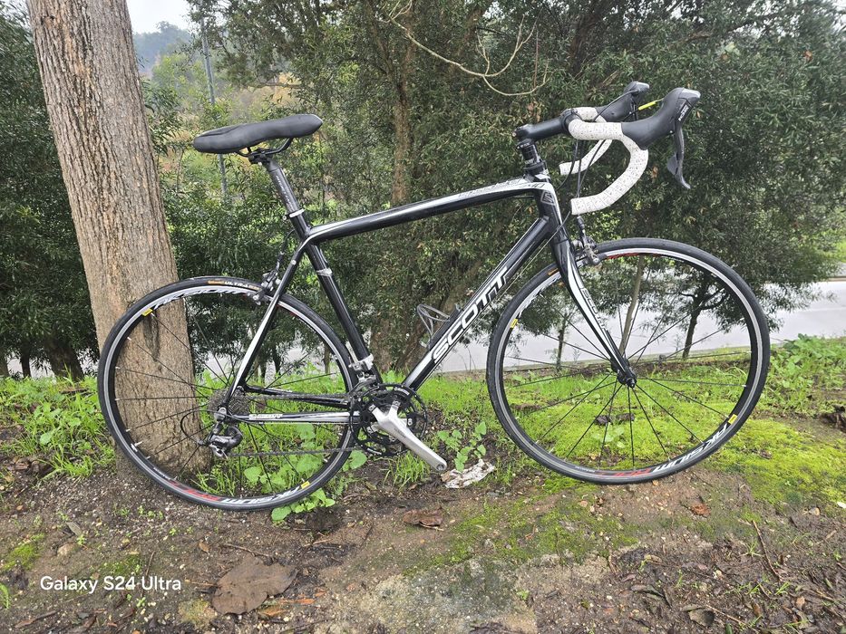 Scott de estrada L 10x2v com 105 e mavic