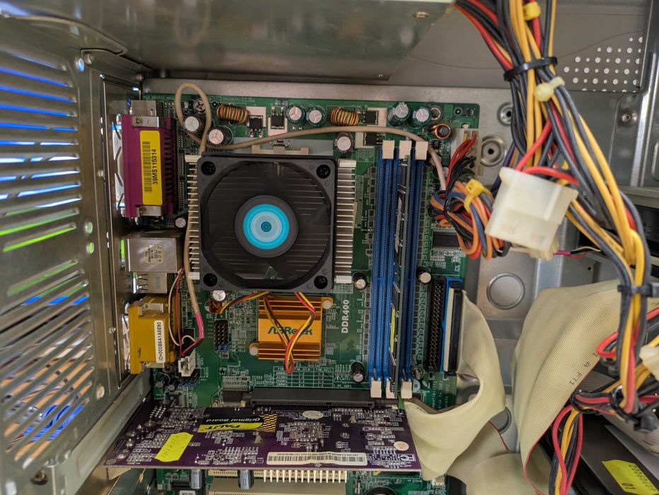 Retro Komputer ASRock K7S8X 462 AMD Athlon XP 2400 Geforce 4 HDD 160GB