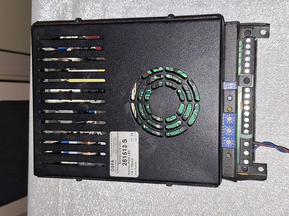 Specjalny kontroler zasilacz RGB