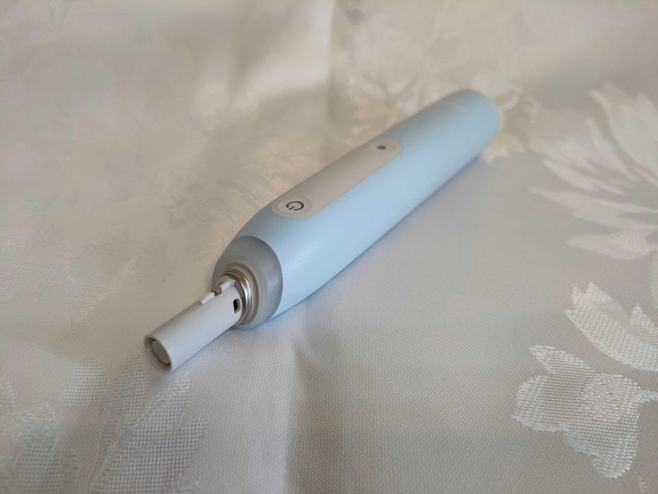 Szczoteczka elektryczna magnetyczna ORAL-B iO Series 3 Ice Blue