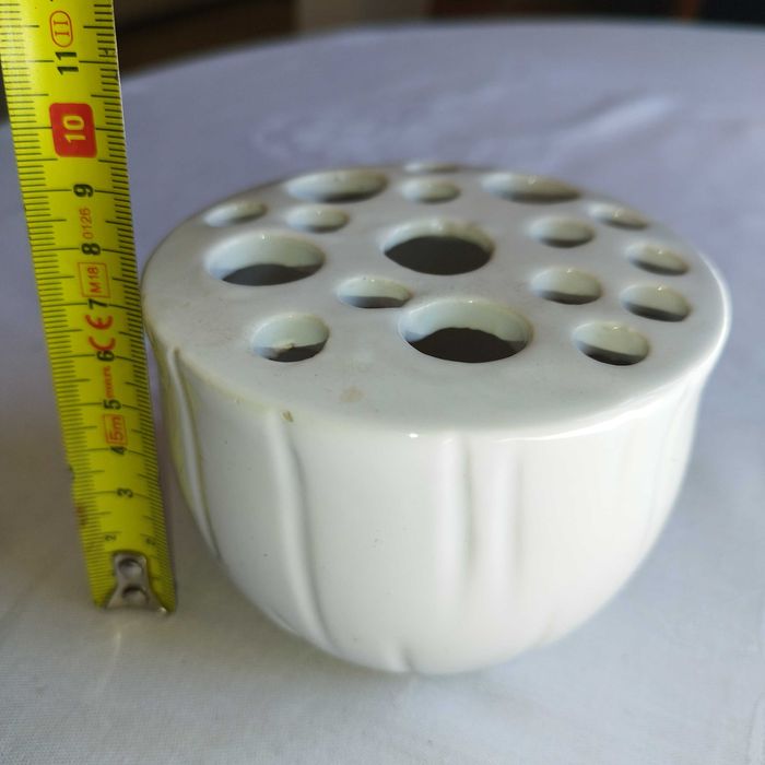 Vintage biała ceramiczna ikebana wazonik