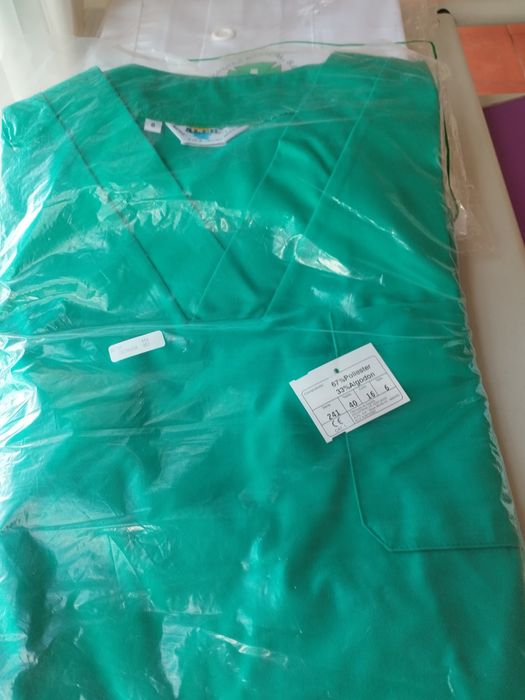 Batas e fardas profissionais de saúde