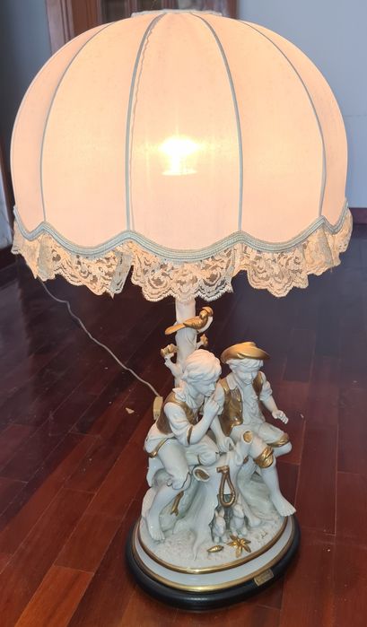 Candeeiro em porcelana