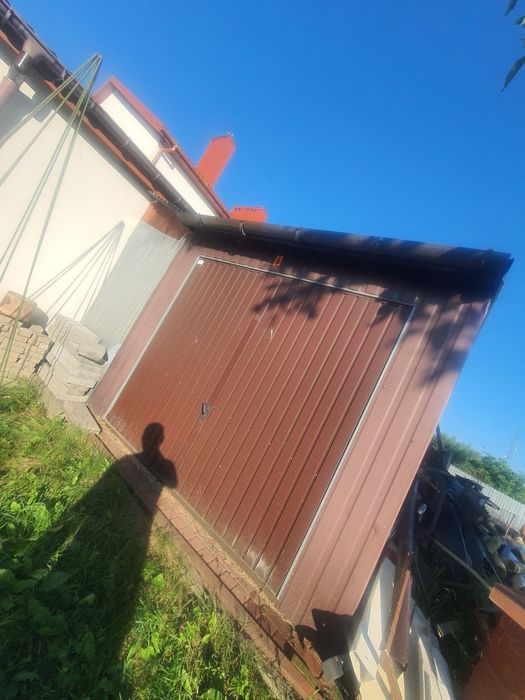 Garaż blaszany 3x6 2 bramy uchylne