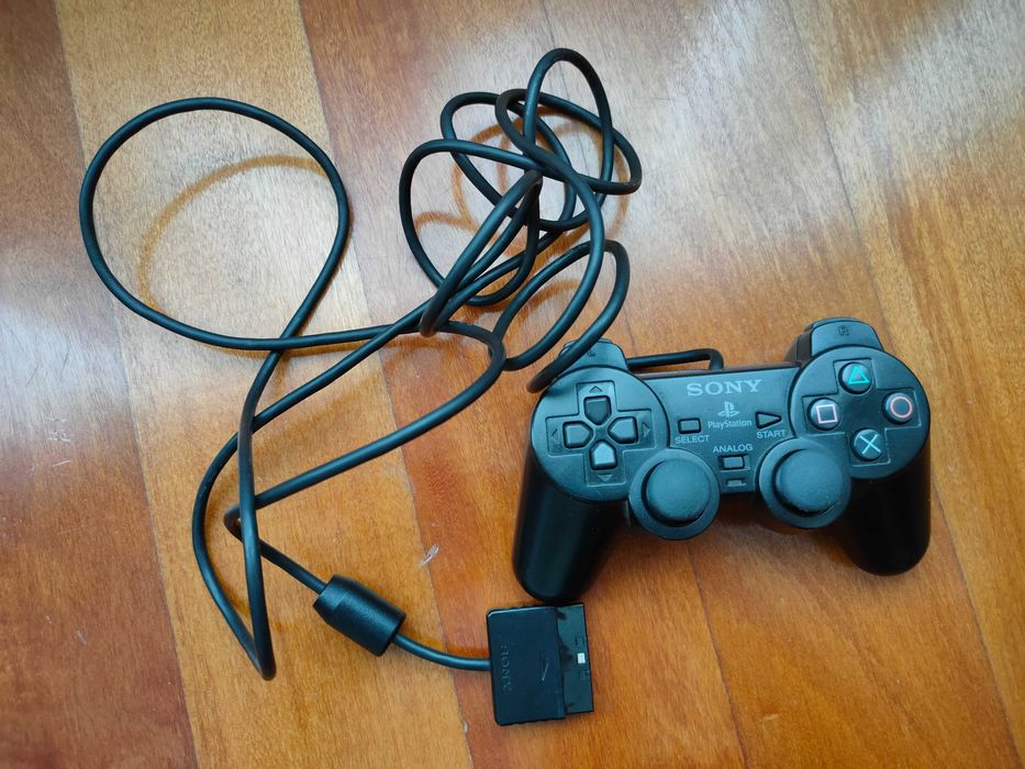 PlayStation 2, 100% original and fully functional with 2 original controllers64298162713218124