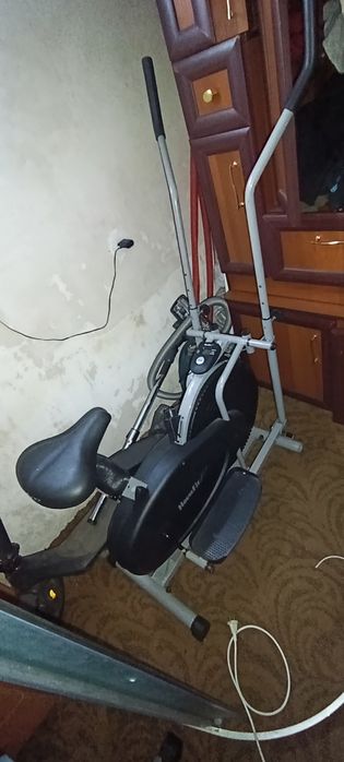Продам Тренажёр (орбитрек) HouseFit HB 8169S